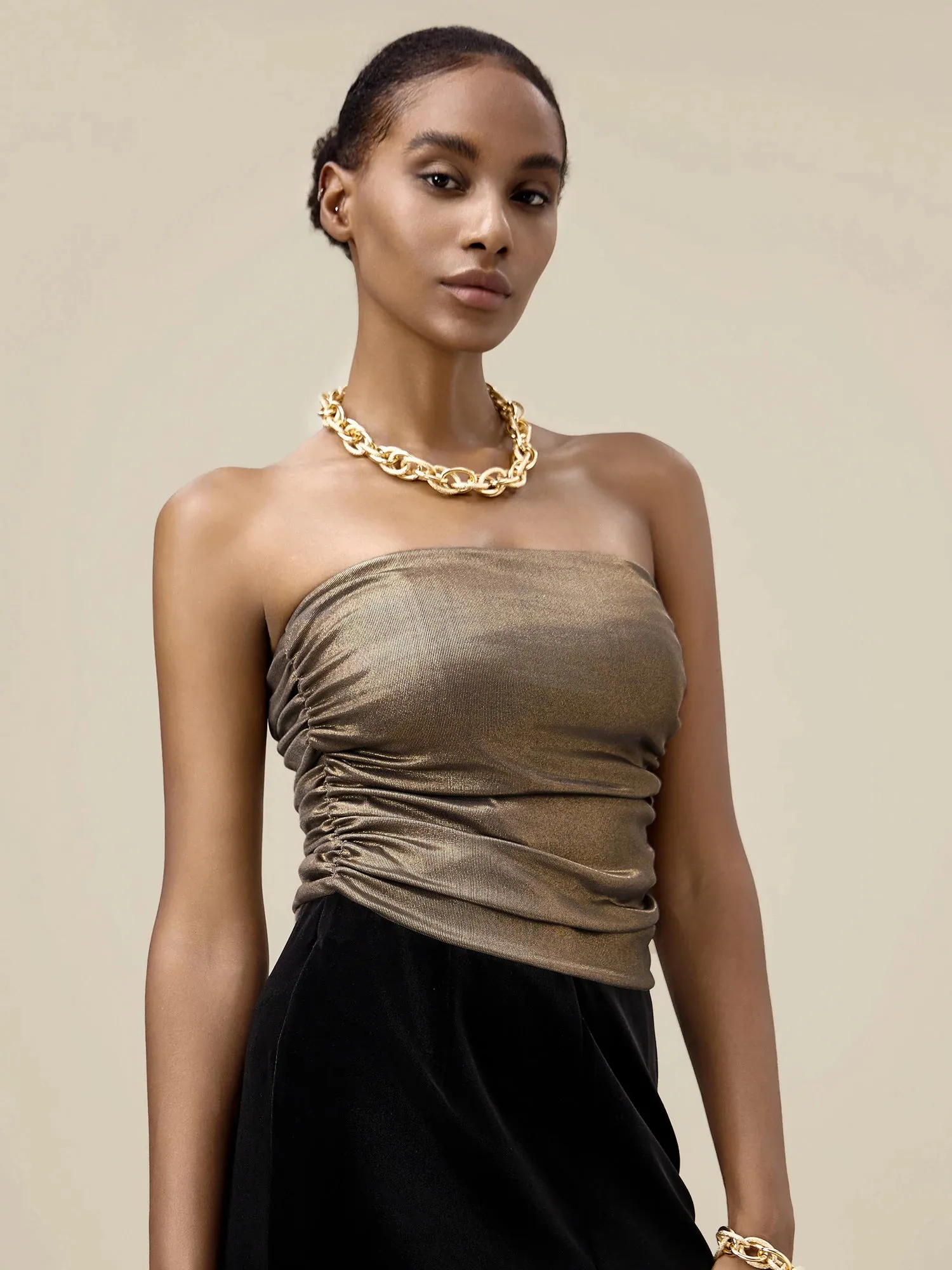 Amoretu Women's Strapless Sleeveless Pleated Tube Top sold by Amoretu