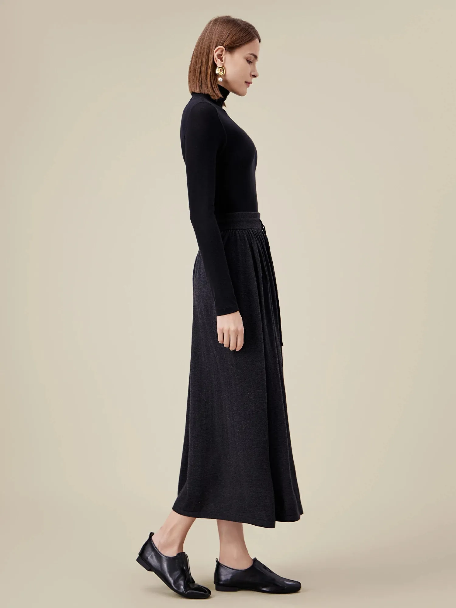 Amoretu Wool Pleated Elastic Waist Skirt sold by Amoretu product image thumbnail 3