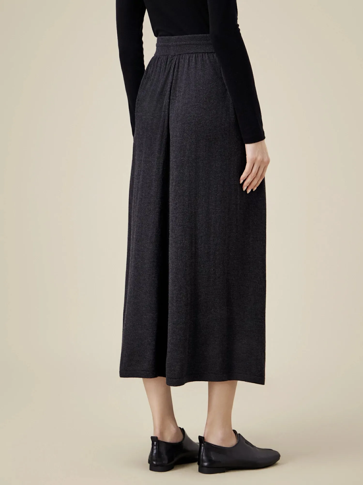 Amoretu Wool Pleated Elastic Waist Skirt sold by Amoretu product image thumbnail 4