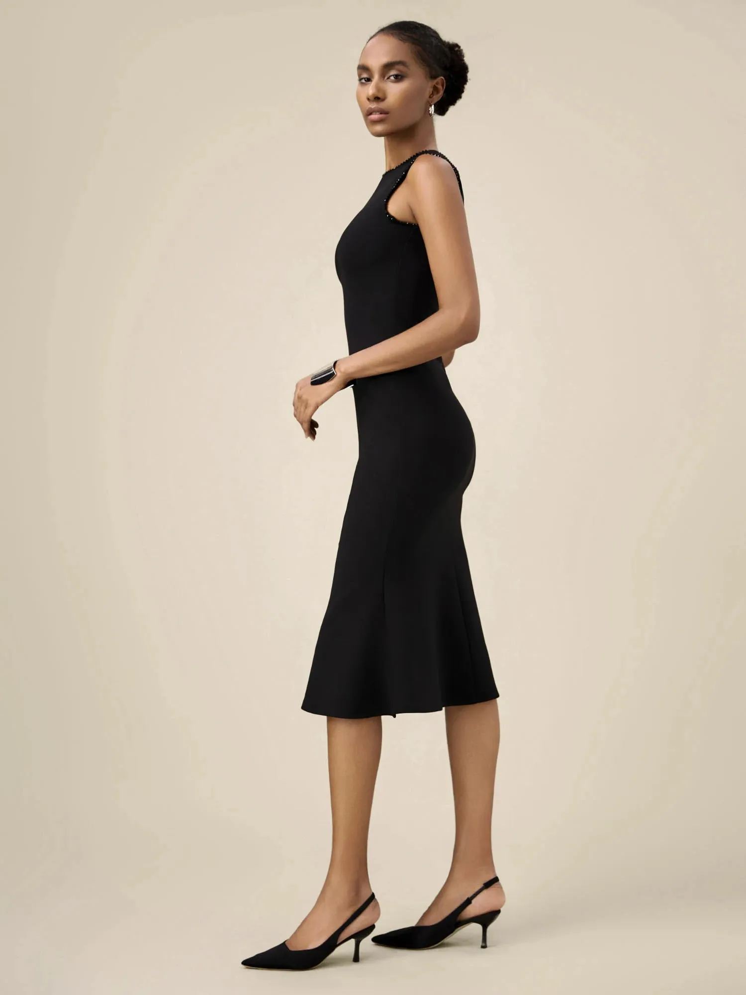 Amoretu Round Neck Sleeveless Fishtail Dress sold by Amoretu product image thumbnail 3