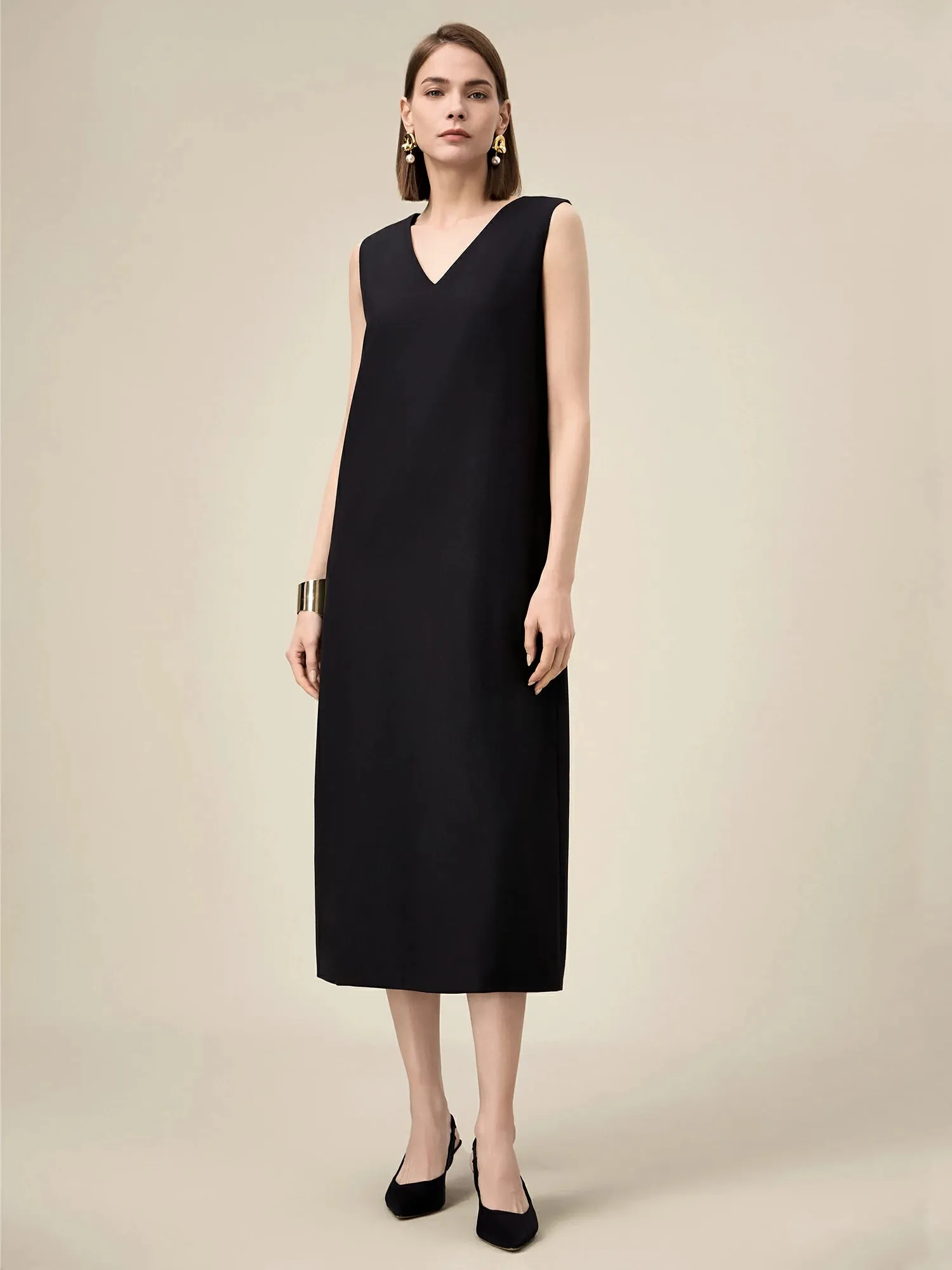 Amoretu Wool V-Neck Sleeveless Straight Dress sold by Amoretu