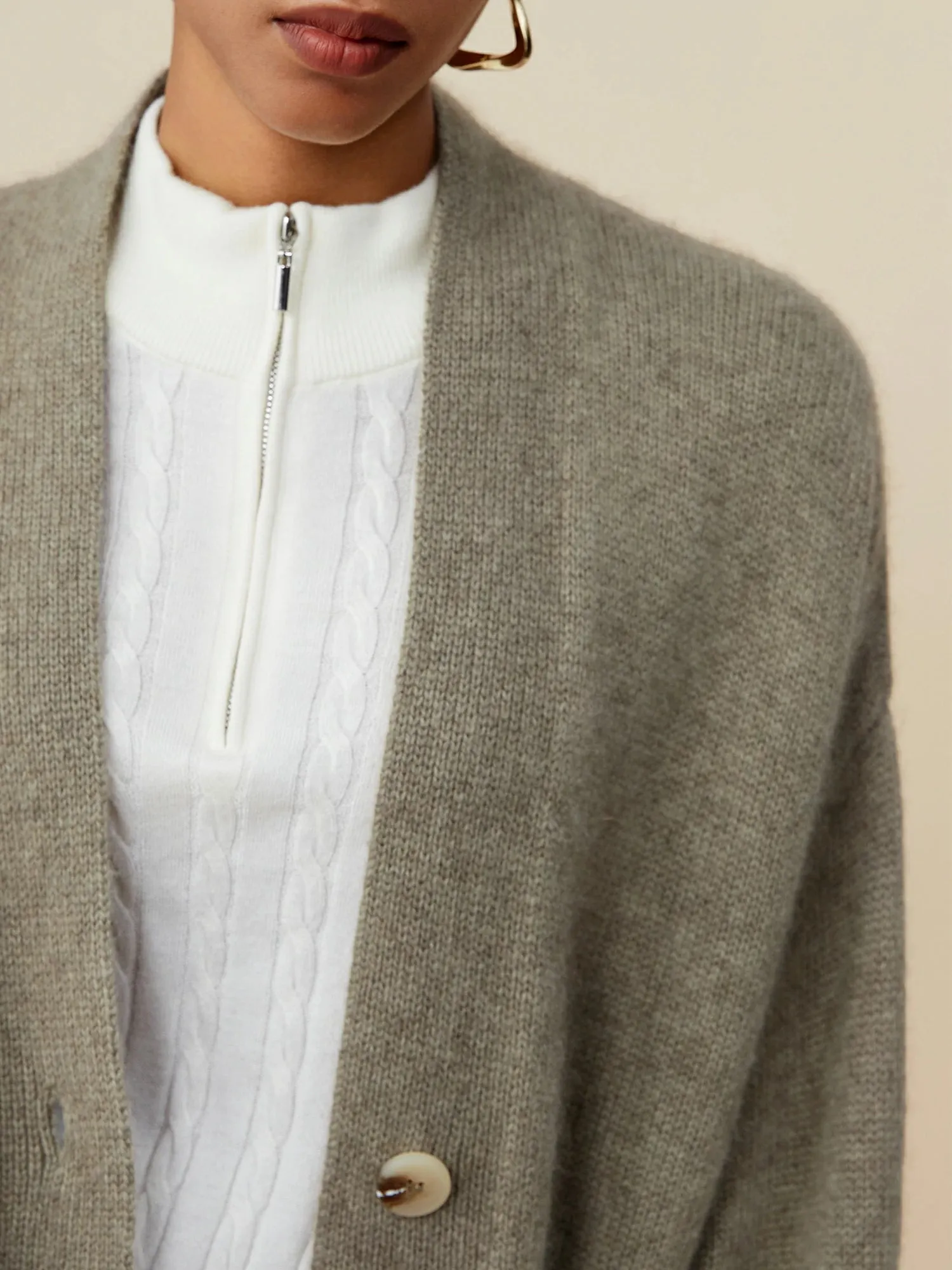 (FINAL SALE)Wool & Cashmere V-Neck Long Sleeve Knit Cardigan sold by Amoretu product image thumbnail 5