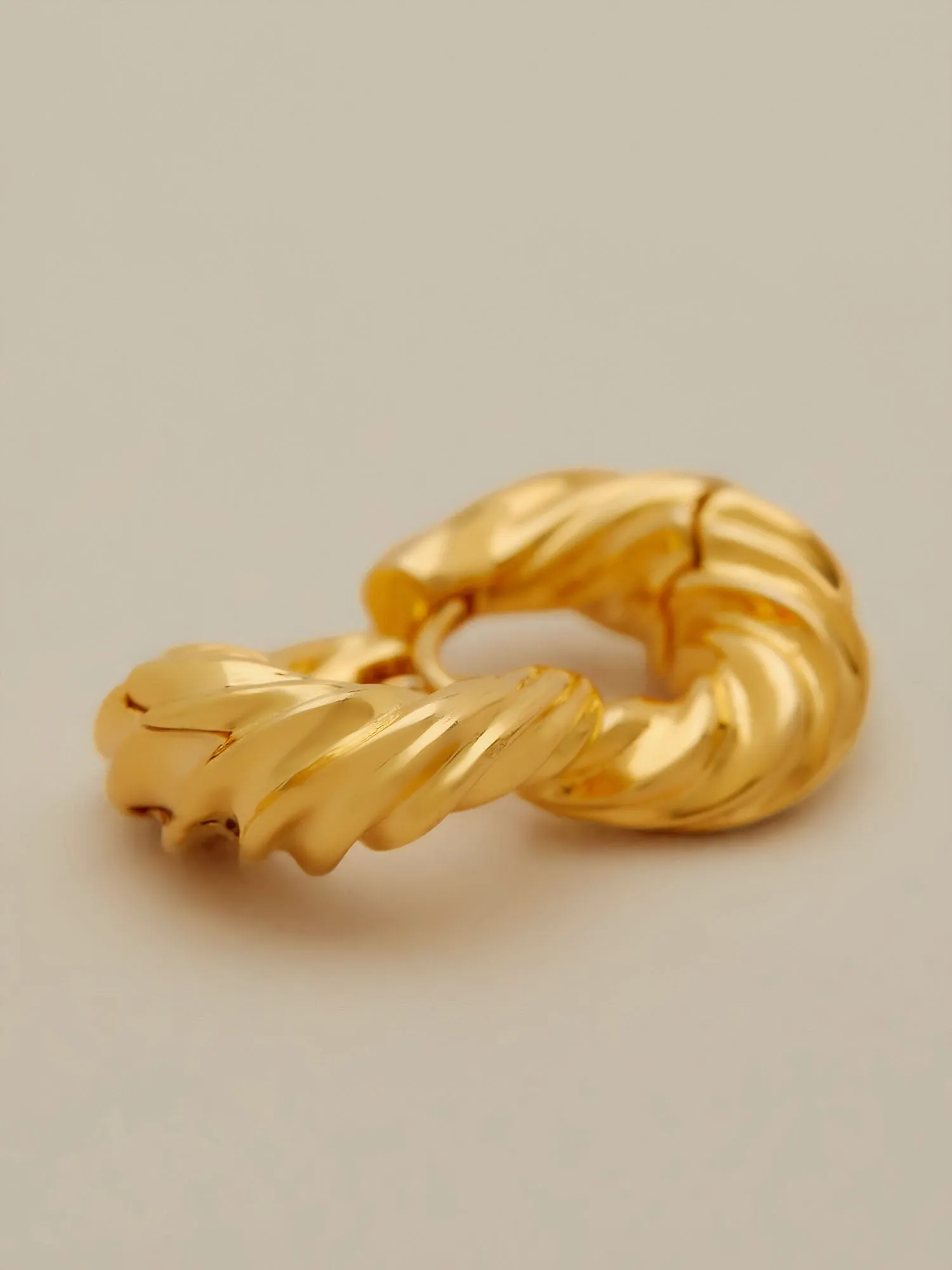 Amoretu Irregular Threaded Geometric Earrings sold by Amoretu product image thumbnail 5