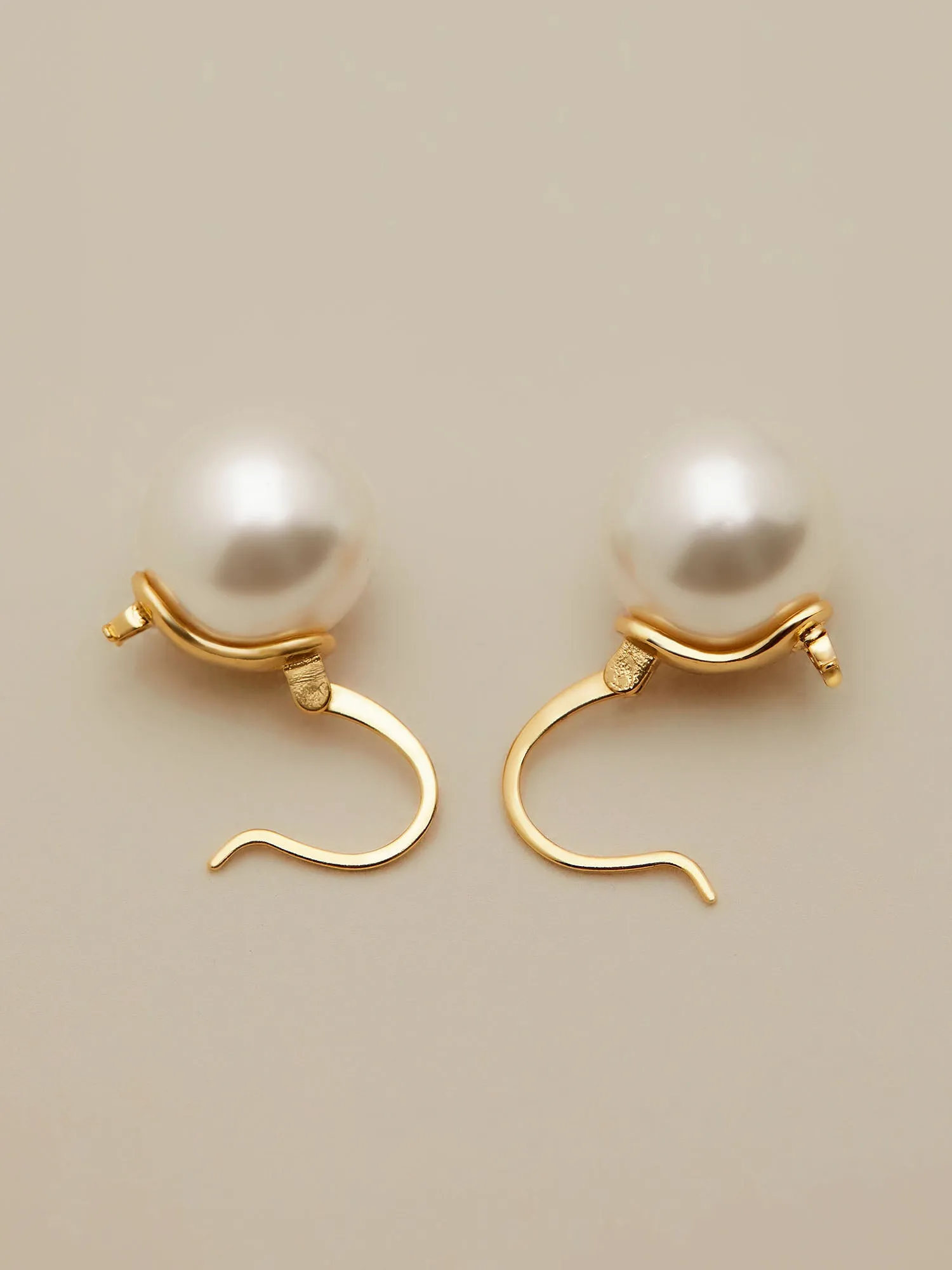 Amoretu Elegant Pearl Earrings sold by Amoretu product image thumbnail 4