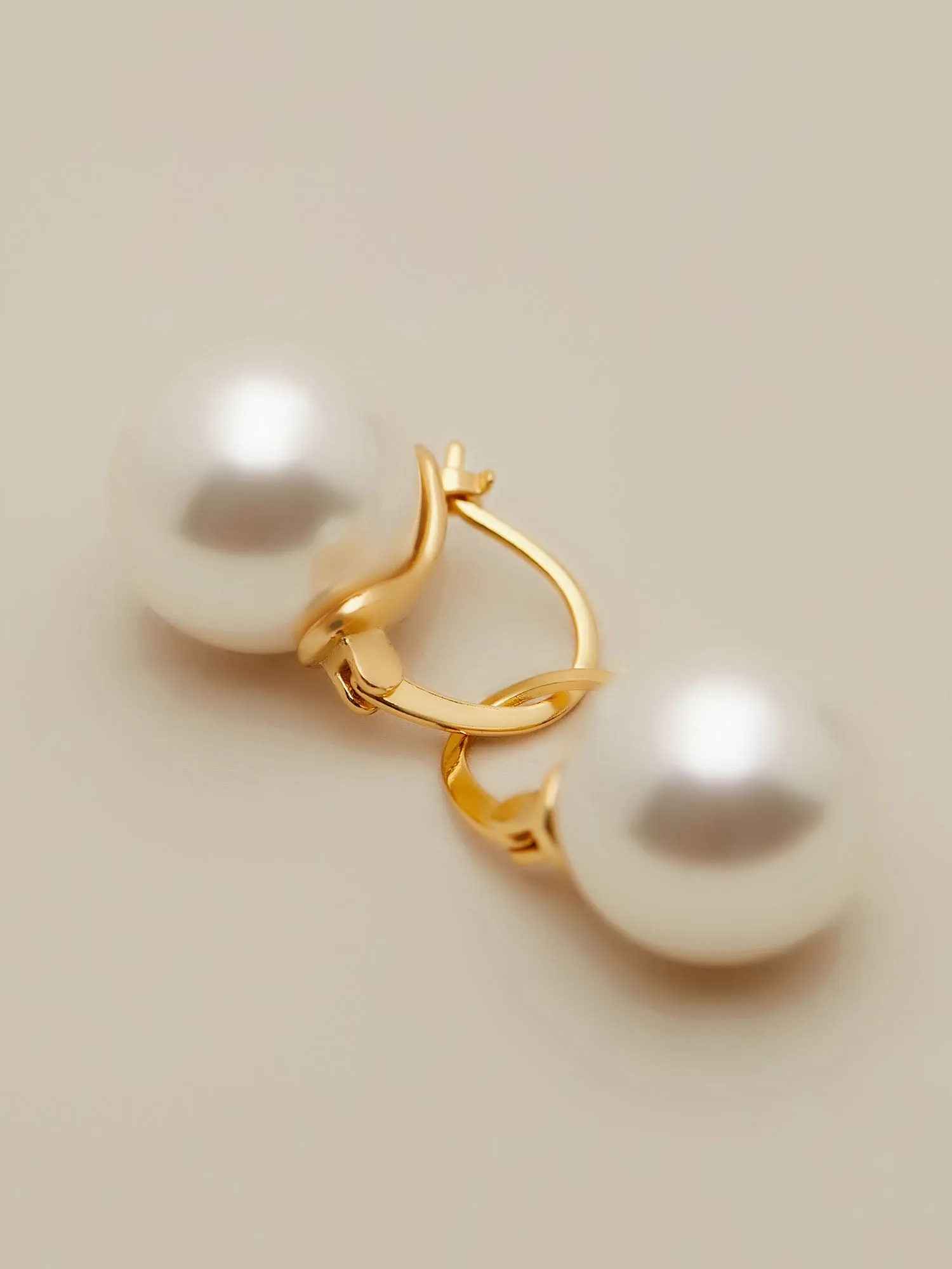Amoretu Elegant Pearl Earrings sold by Amoretu product image thumbnail 5