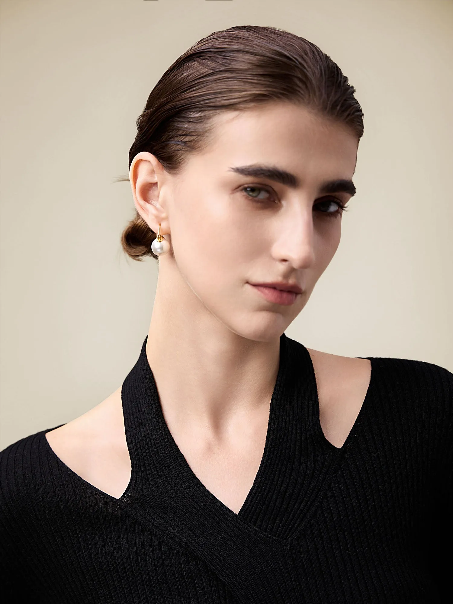 Amoretu Elegant Pearl Earrings sold by Amoretu product image thumbnail 2