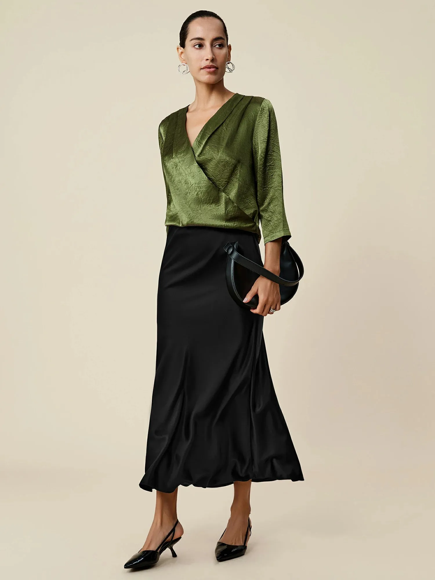 Amoretu 100% Acetate V-Neck Mid-Sleeve Top sold by Amoretu product image thumbnail 4