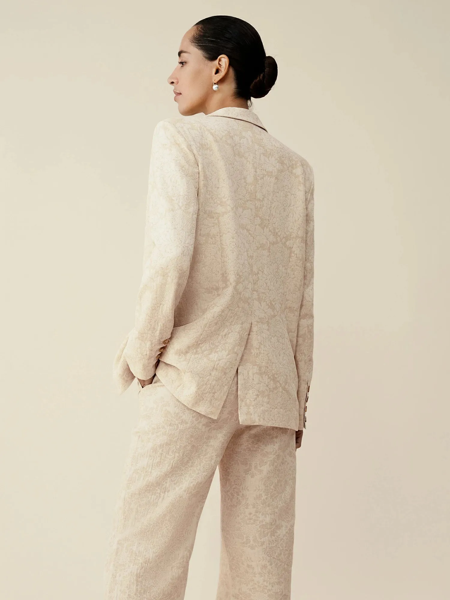 Amoretu Cotton & Linen Long Sleeve Jacquard Blazer sold by Amoretu product image thumbnail 3