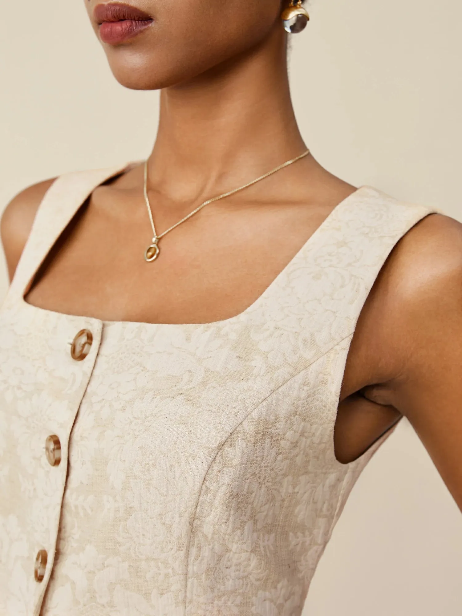 Amoretu Cotton & Linen Square Collar Jacquard Vest sold by Amoretu product image thumbnail 5