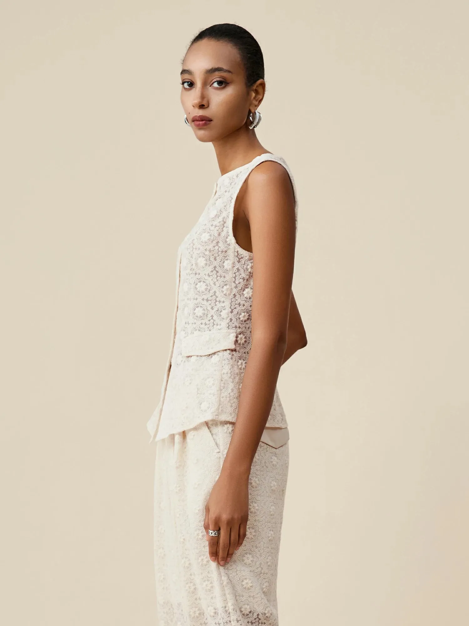 Amoretu 50% Cotton Boat Neck Embroidered Lace Vest sold by Amoretu product image thumbnail 3
