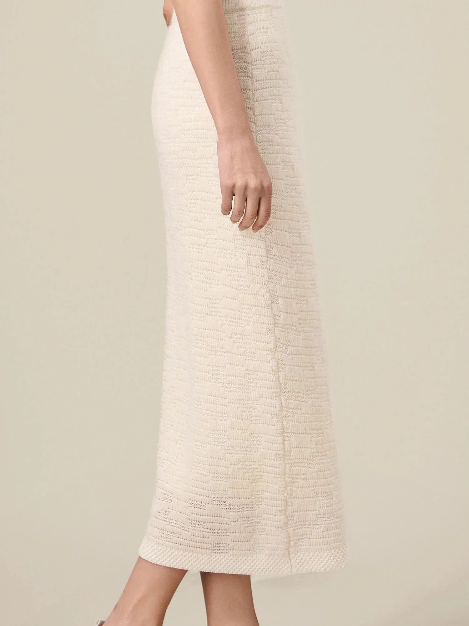 Amoretu Wool Elastic Waist Jacquard Knit Skirt sold by Amoretu product image thumbnail 2