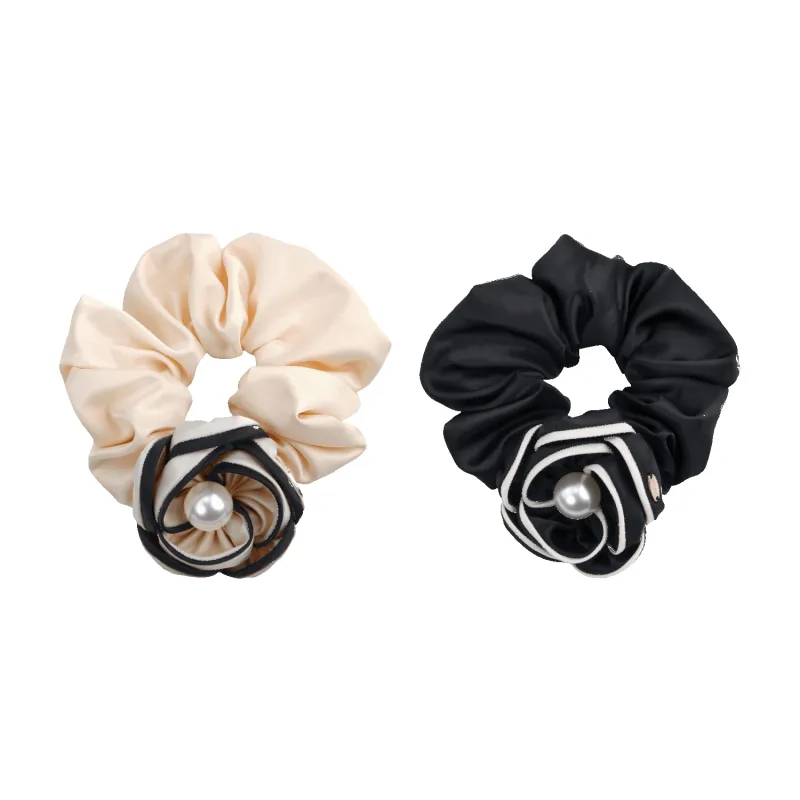 Camellia Pearl Medium Scrunchie (Color-blocked & 1 Bead) made by Babybei