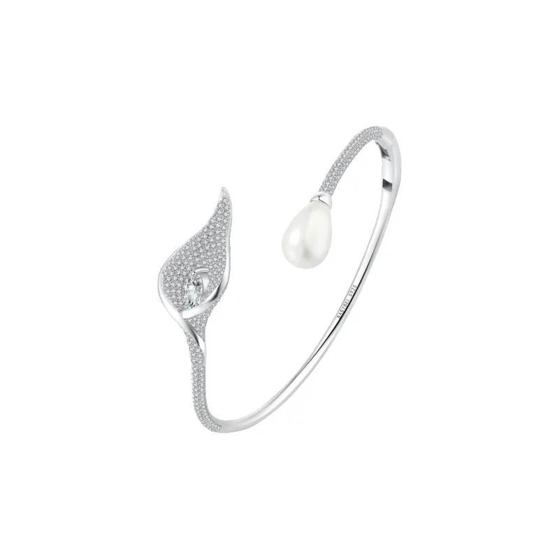 Calla Cuff sold by Babybei