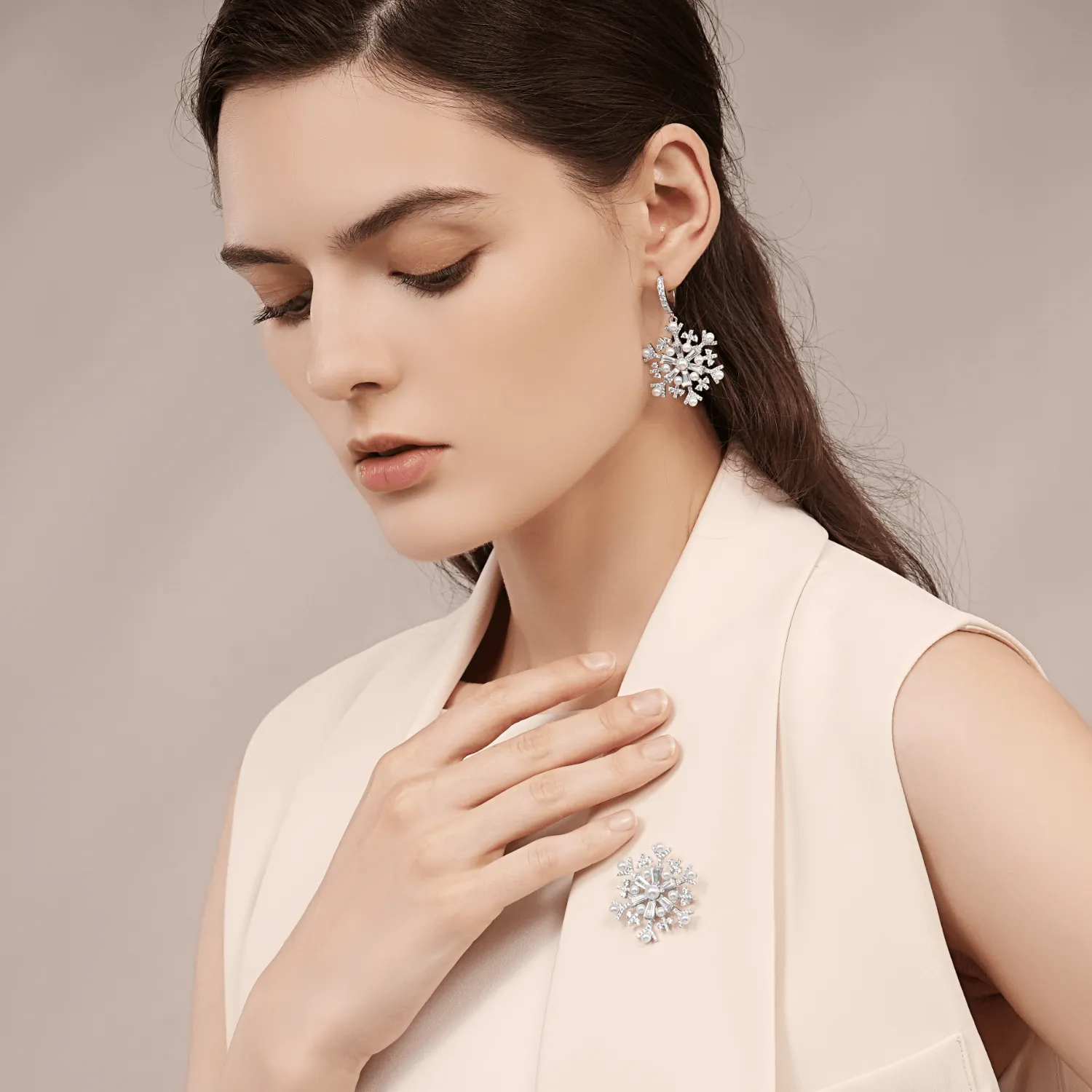 First Snow Pave Brooch (Trapezoid Zircon) sold by Babybei product image thumbnail 3