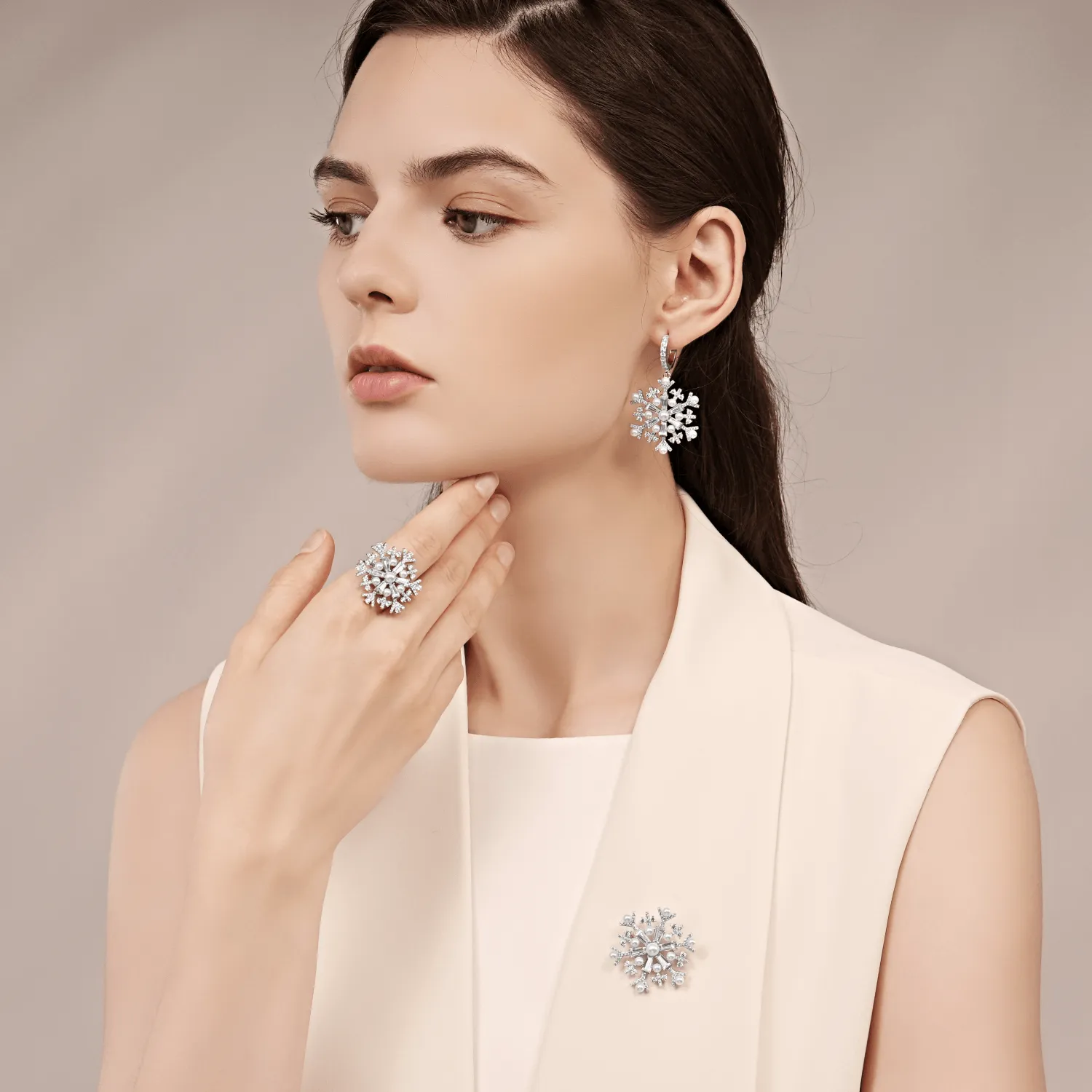 First Snow Pave Brooch (Trapezoid Zircon) sold by Babybei product image thumbnail 2