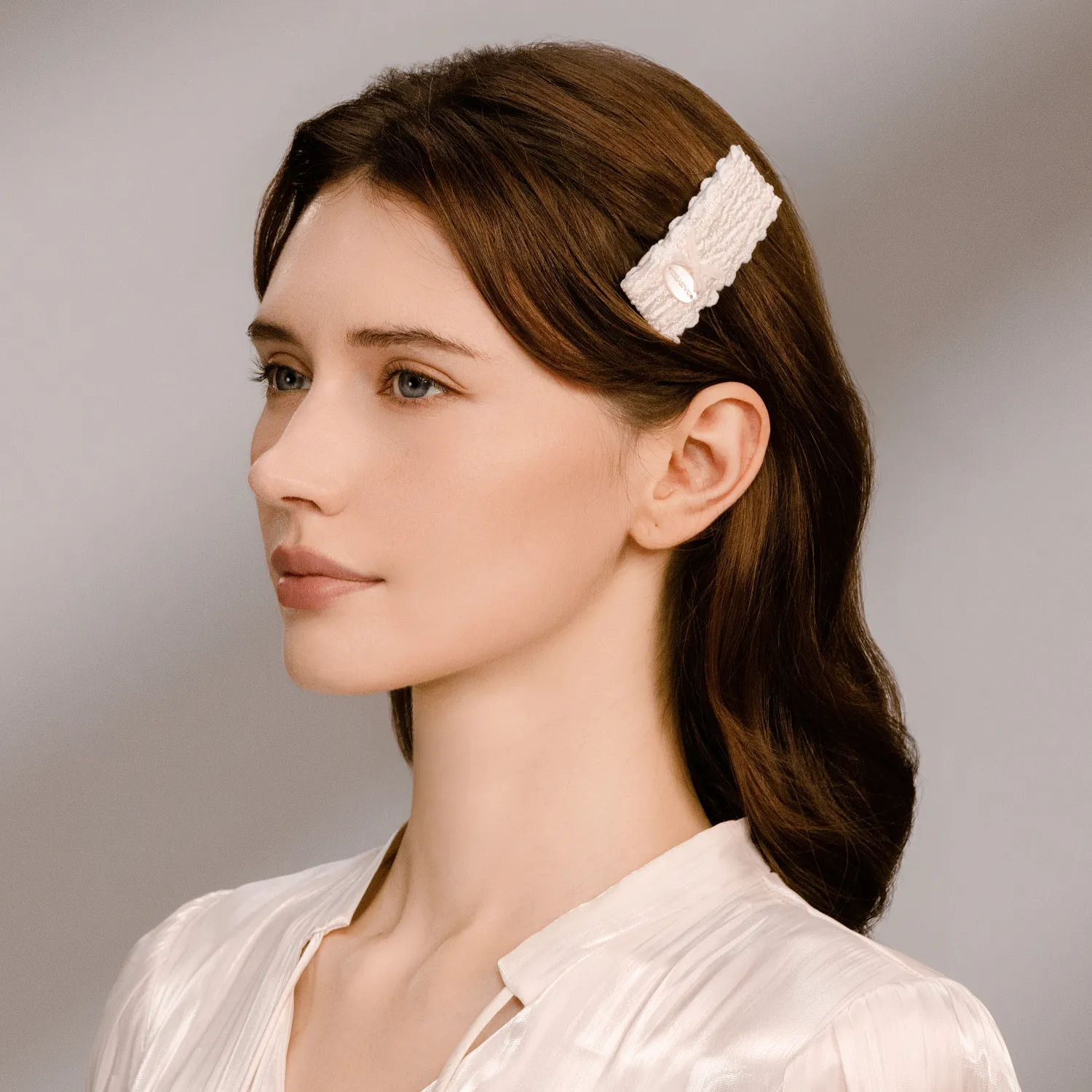 Organza Shell Medium Snap Clips (1 Bow & Oval) sold by Babybei product image thumbnail 3