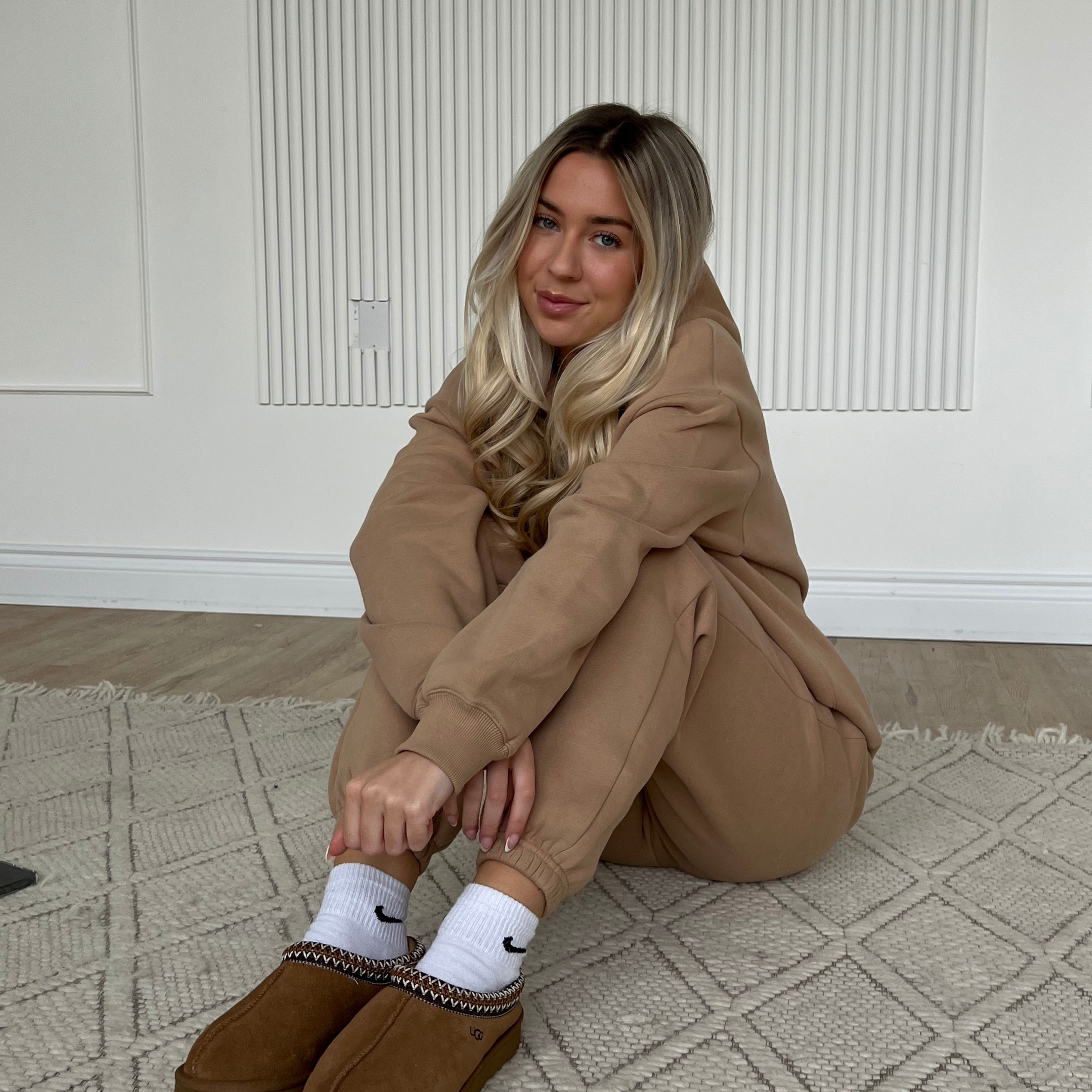 chestnut ultra cozy sweatpants sold by Aloura Lounge product image thumbnail 3