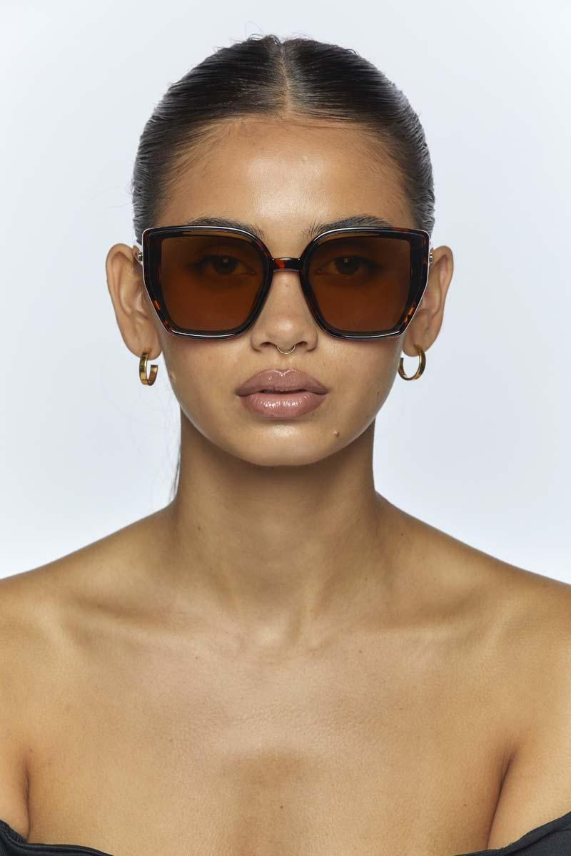 Natalie - Tortoiseshell sold by PETA AND JAIN product image thumbnail 3