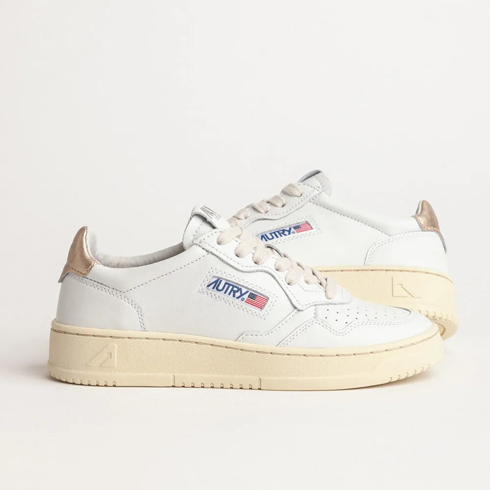 Autry - Medalist Low Sneakers - Gold sold by Merci