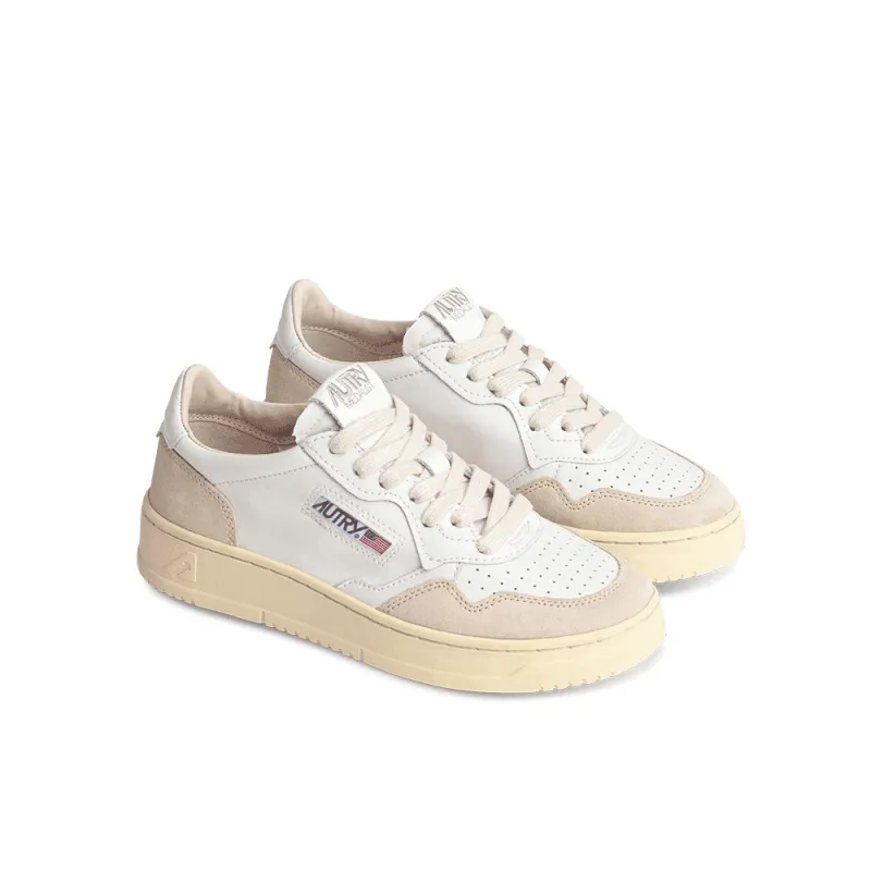 Autry - Low Wom 01 Sneakers - Biege  made by Autry
