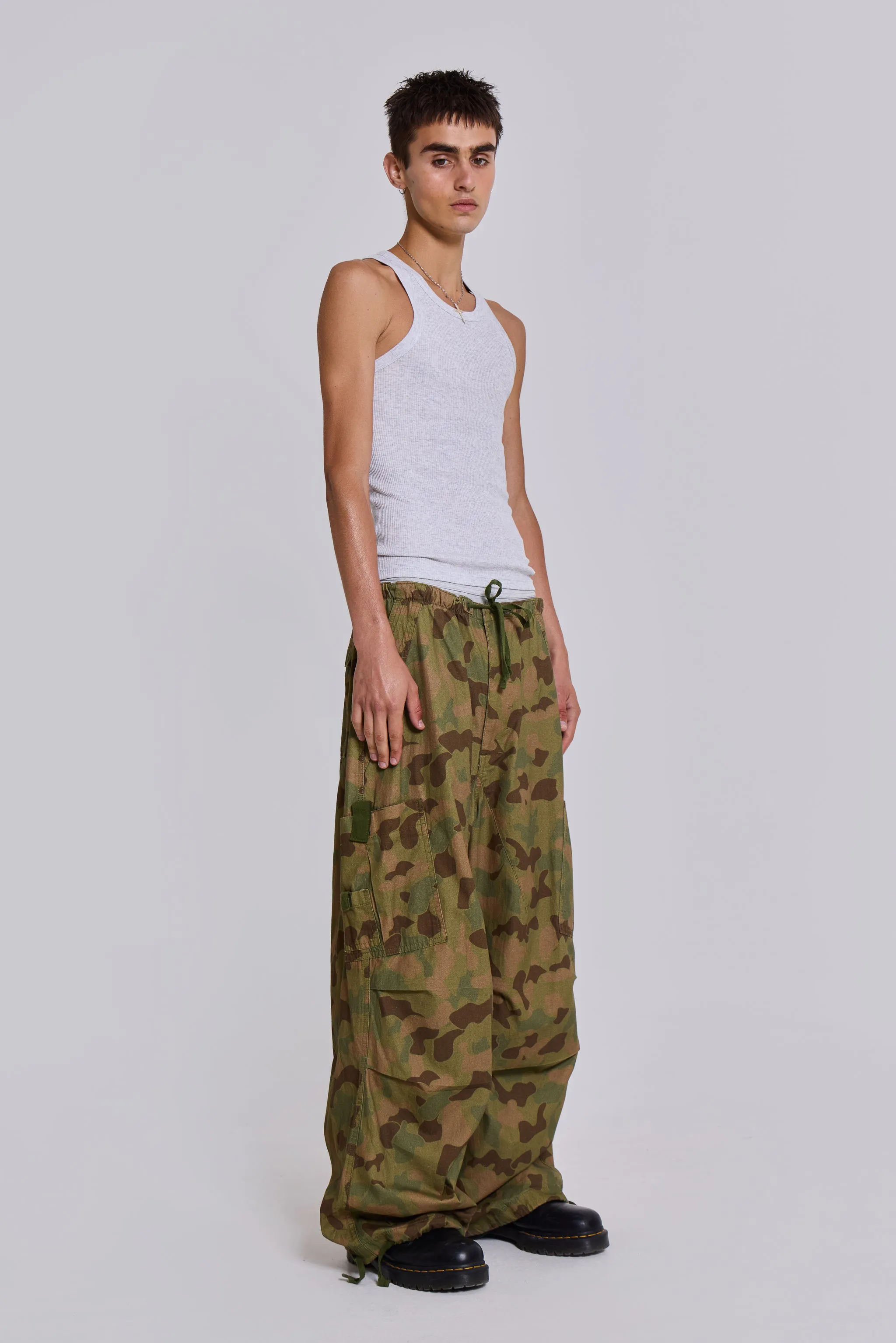 パンツ RADIANT parachute camouflage cargo pants RADIANT parachute camouflage cargo pants