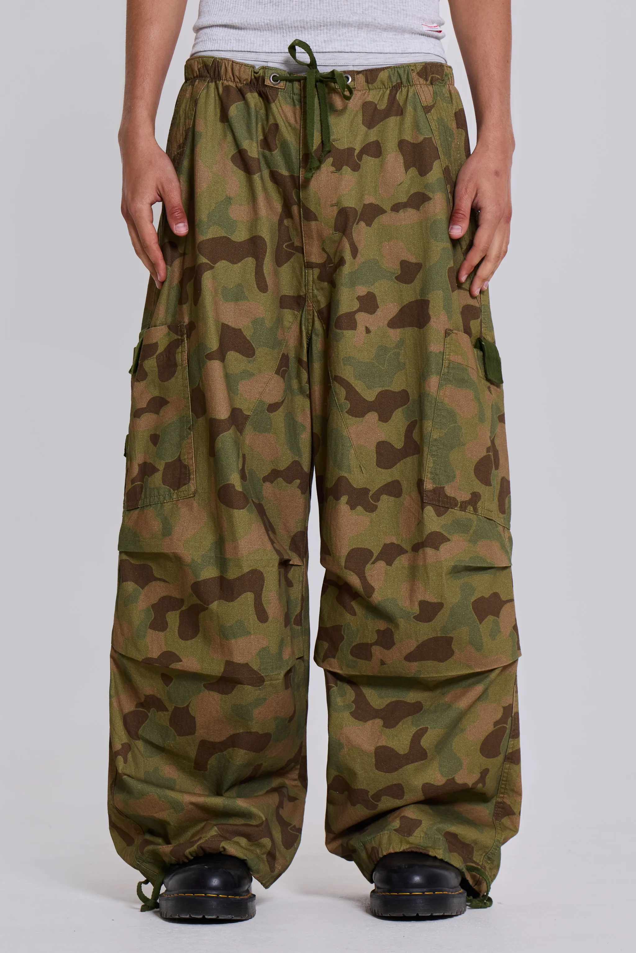 Duck Camo Parachute Pants | Parallel