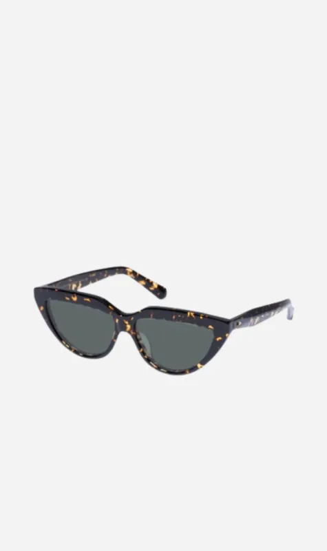 Karen Walker | Lash Splash - Cracked Tort made by Karen Walker