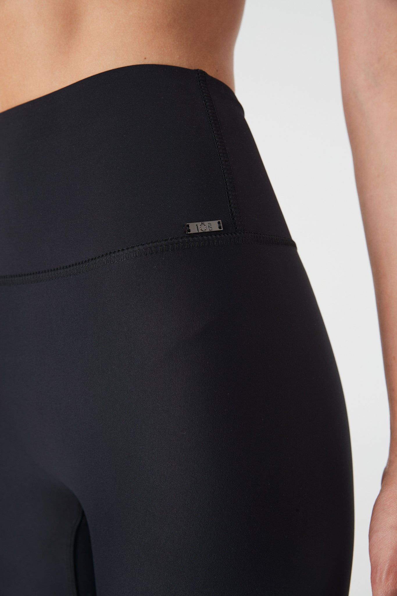 108 Sportif | Sculpt Seamless Compression Legging - Black sold by Sister & Co product image thumbnail 3