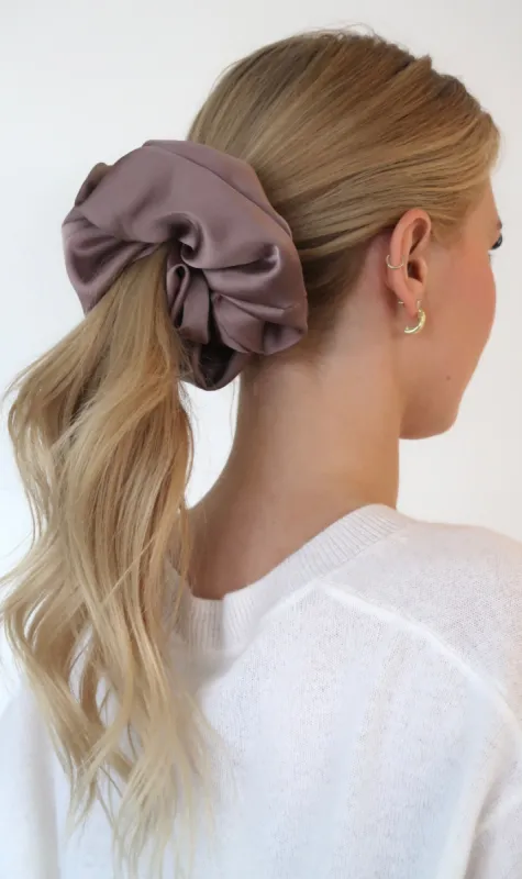 Sisters & Co | XL Scrunchie - Dusky Pink sold by Sisters & Co