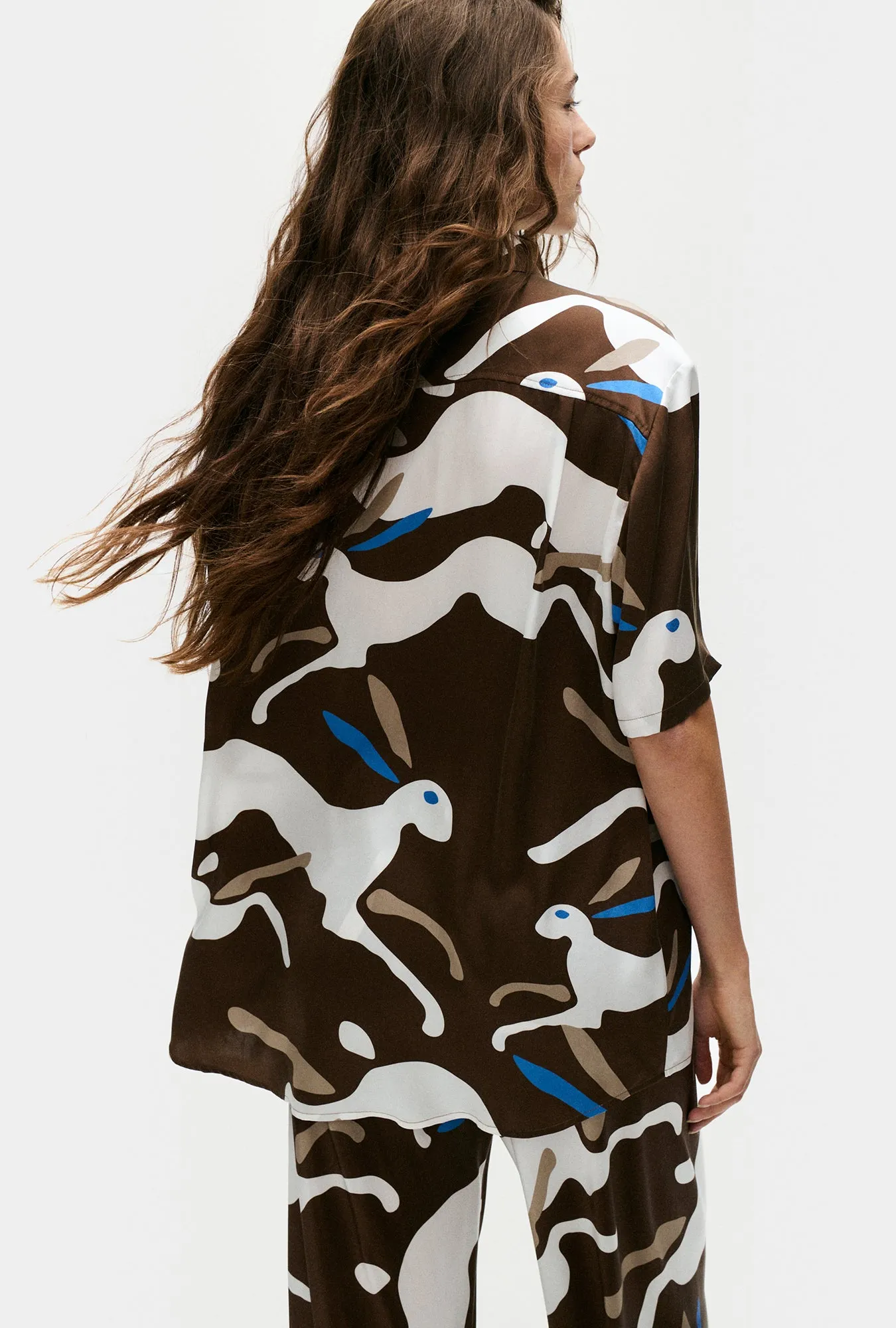 Silk Laundry | Short Sleeve Boyfriend Shirt - Rabbit Dark Earth sold by Sister & Co product image thumbnail 4