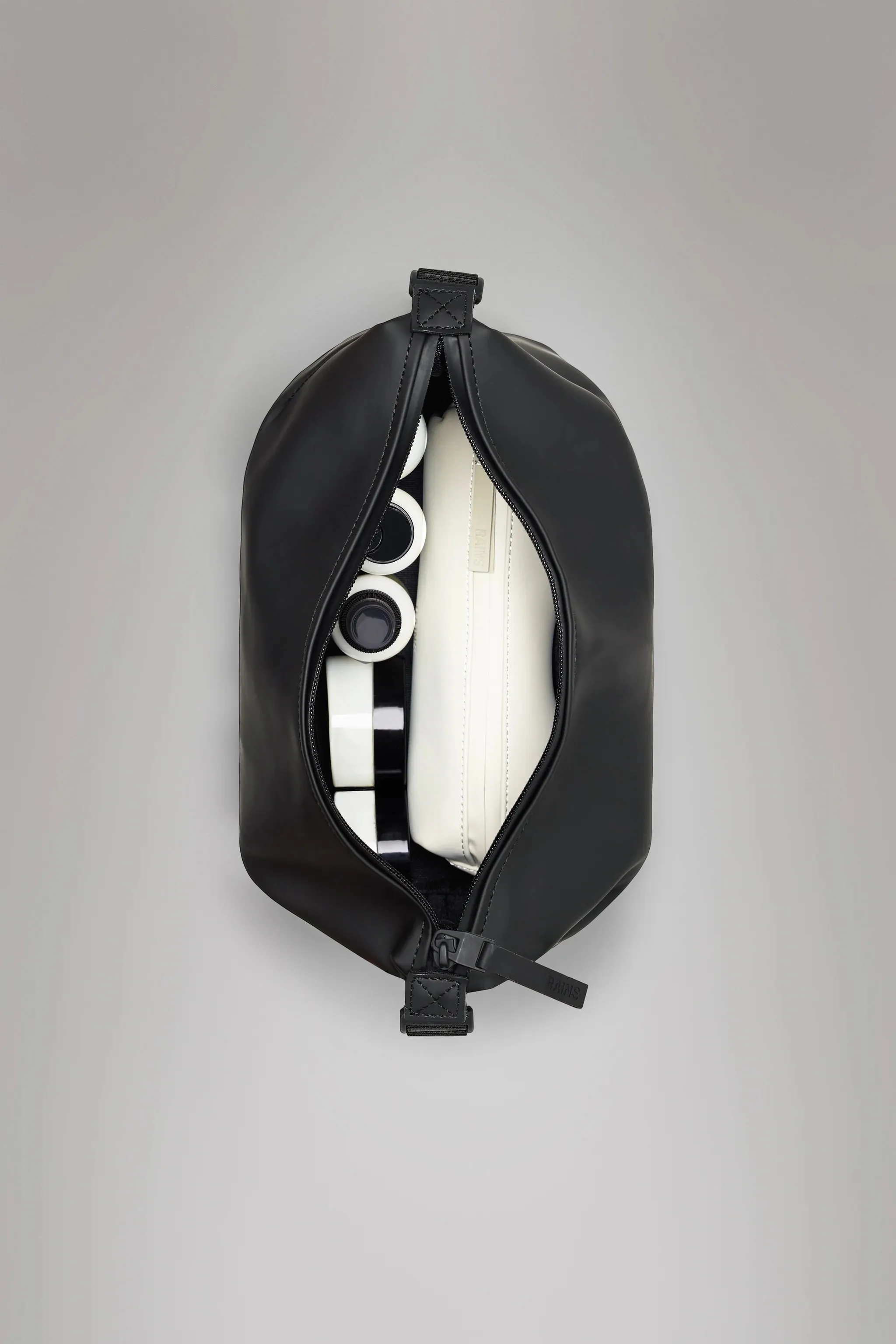 Rains | Hilo Wash Bag - Green sold by Sisters & Co product image thumbnail 5