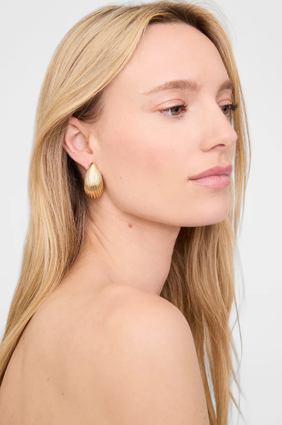 Anine Bing | Ribbed Drop Earrings - Gold sold by Sisters & Co product image thumbnail 2