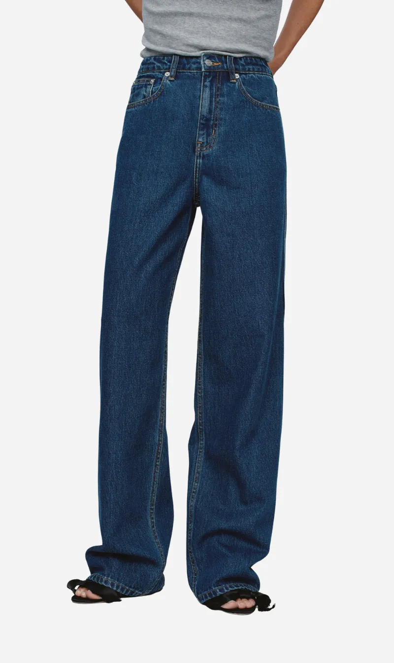 Marle | Relaxed Curve Jean - Washed Indigo sold by Sisters & Co