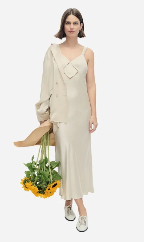 Silk Laundry | Diamond Deco Ruched Dress - Hazelnut sold by Sisters & Co