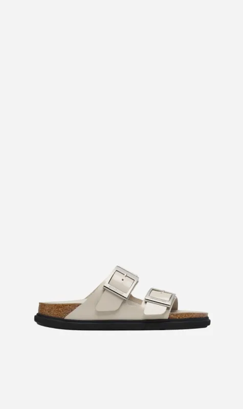 Birkenstock | Arizona Droplet Buckle High Shine Regular - Oyster sold by Sisters & Co