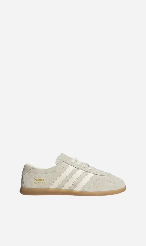 Adidas | Gazelle Lo Pro - Ivory / Off White / Gum sold by Sisters & Co