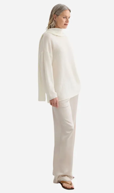Laing | Satin Relaxed Pant - Champange made by Sisters & Co