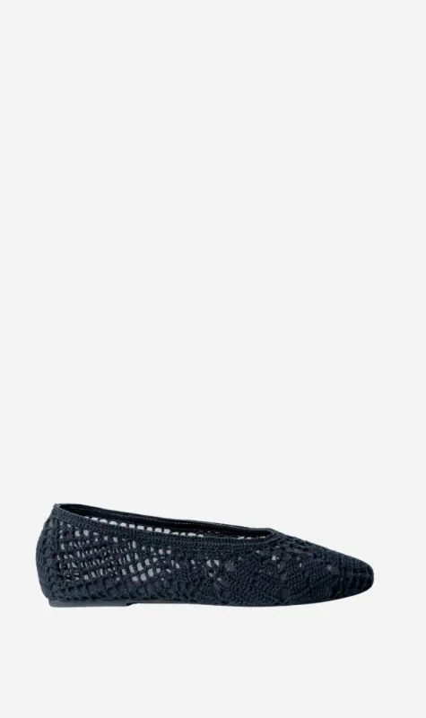 La Tribe | Molly Flat - Black made by Sisters & Co