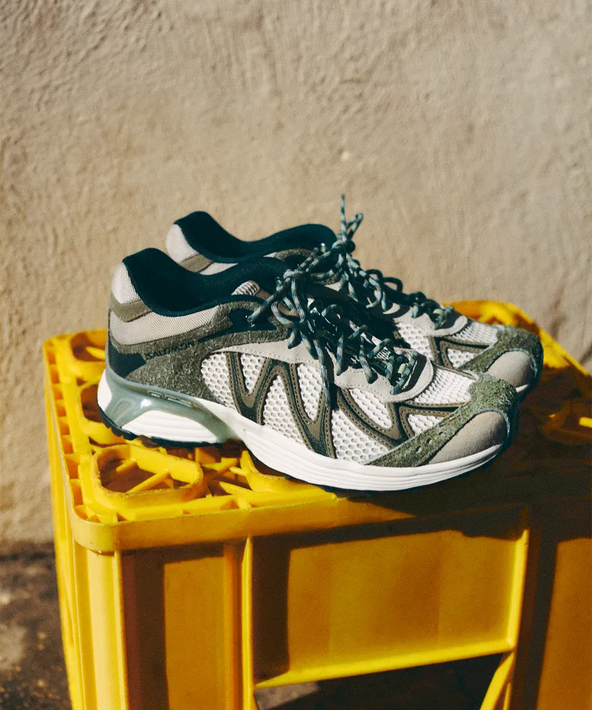 Salomon | XT-Whisper Embroidery - Deep Lichen Green / Eucalyptus / Butterfly sold by Sisters & Co product image thumbnail 3