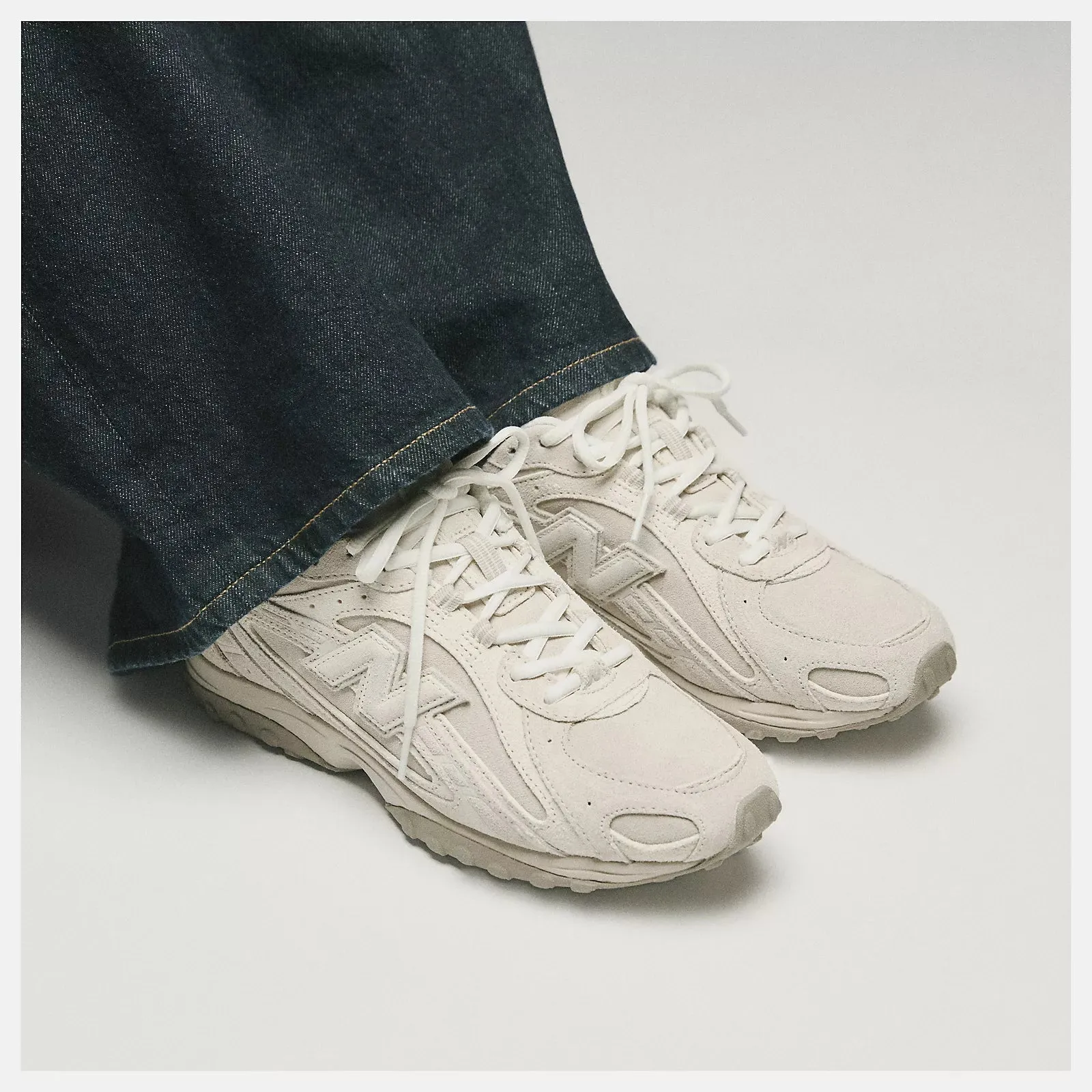 New Balance | 204L -Timberwolf with linen sold by Sisters & Co product image thumbnail 3