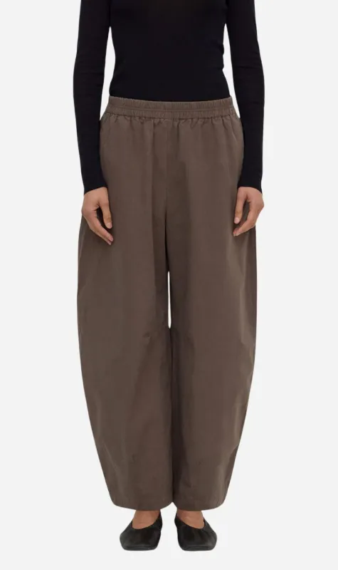 Assembly Label | Lola Barrel Pant - Bark made by Assembly Label
