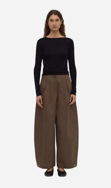 Assembly Label | Jasmine Cotton Adjustable Barrel Leg Pant - Military made by Assembly Label