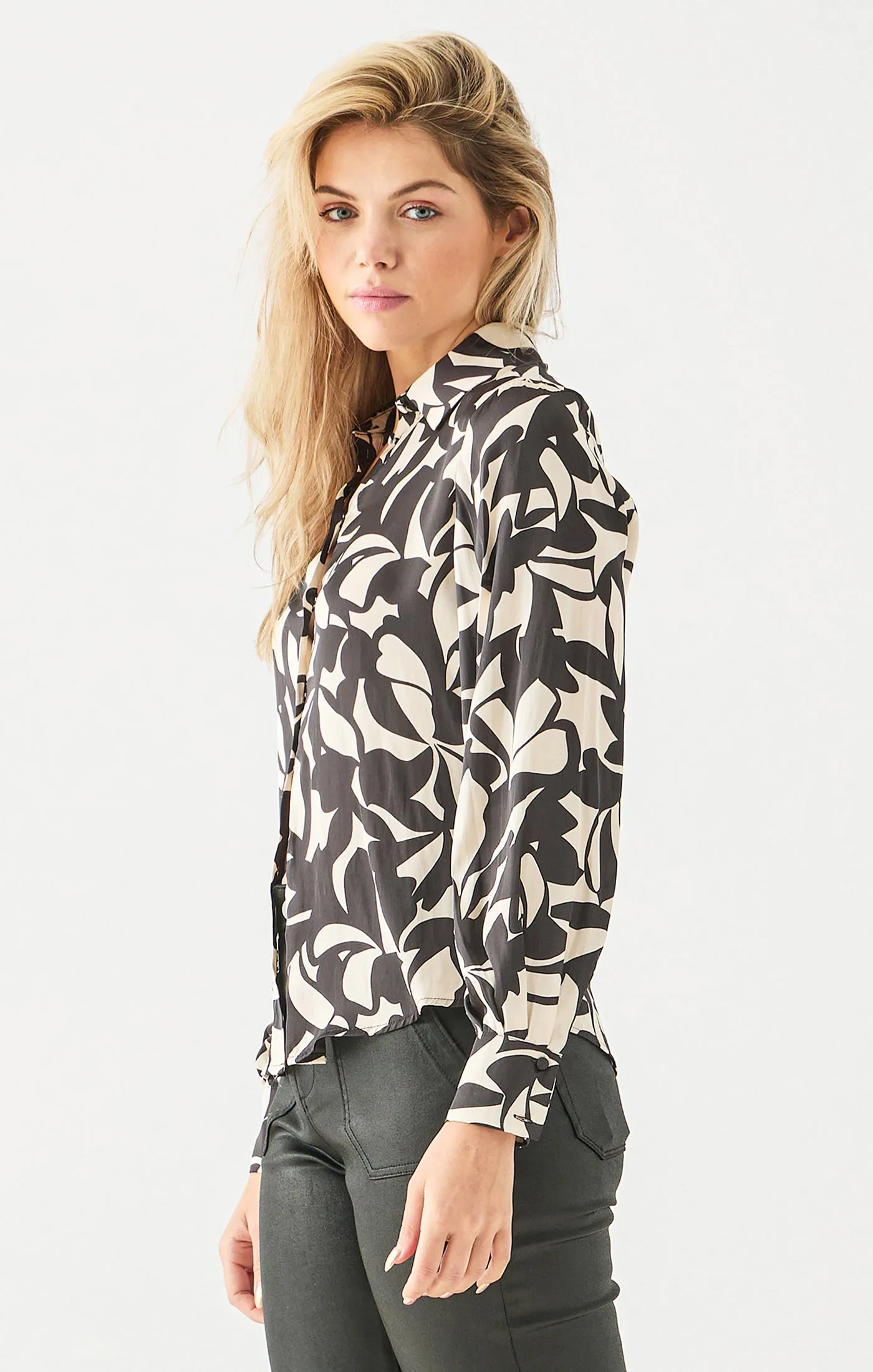 Textured Blouse | Black/Cream Floral sold by Bella Chic product image thumbnail 3