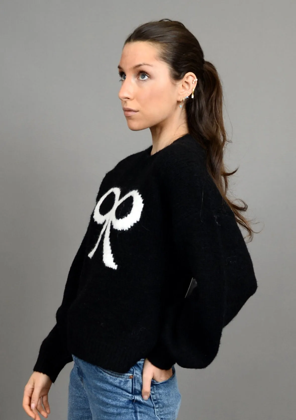 Liseotte Long Sleeve Crew Neck Pull-Over | Black sold by Bella Chic product image thumbnail 2