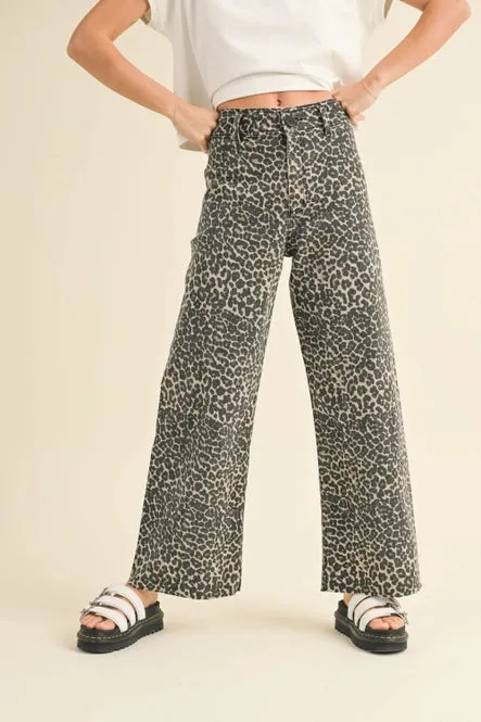 Leopard Chic Pant sold by Bella Chic product image thumbnail 4