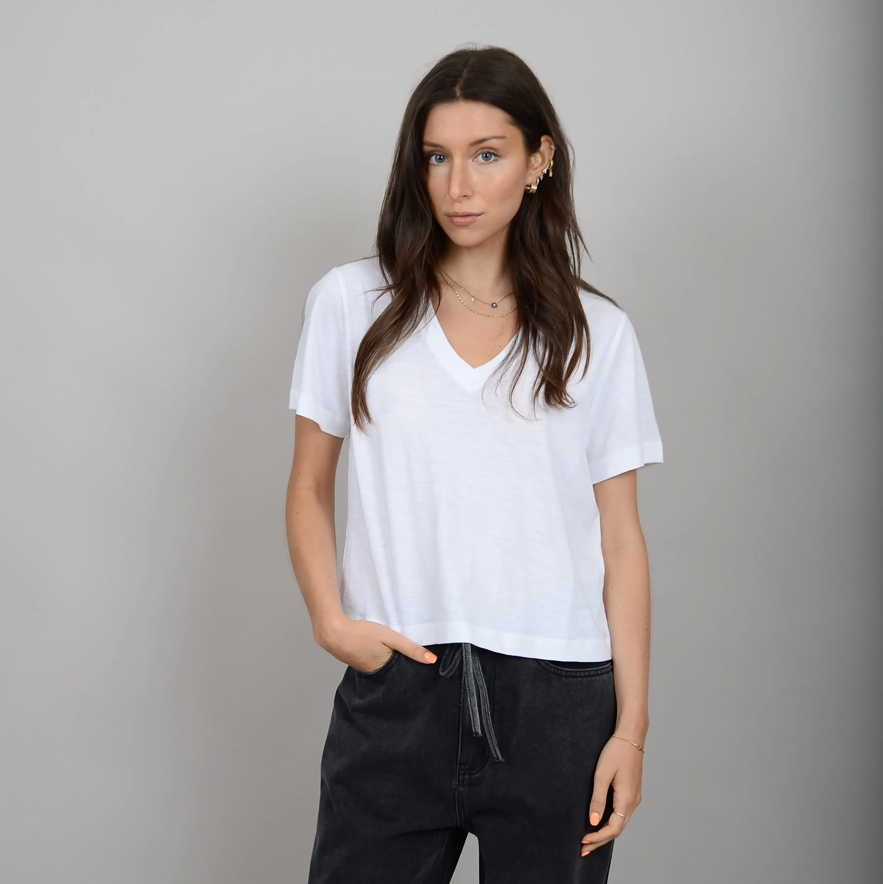 Vera V-Neck Tee | White sold by Bella Chic