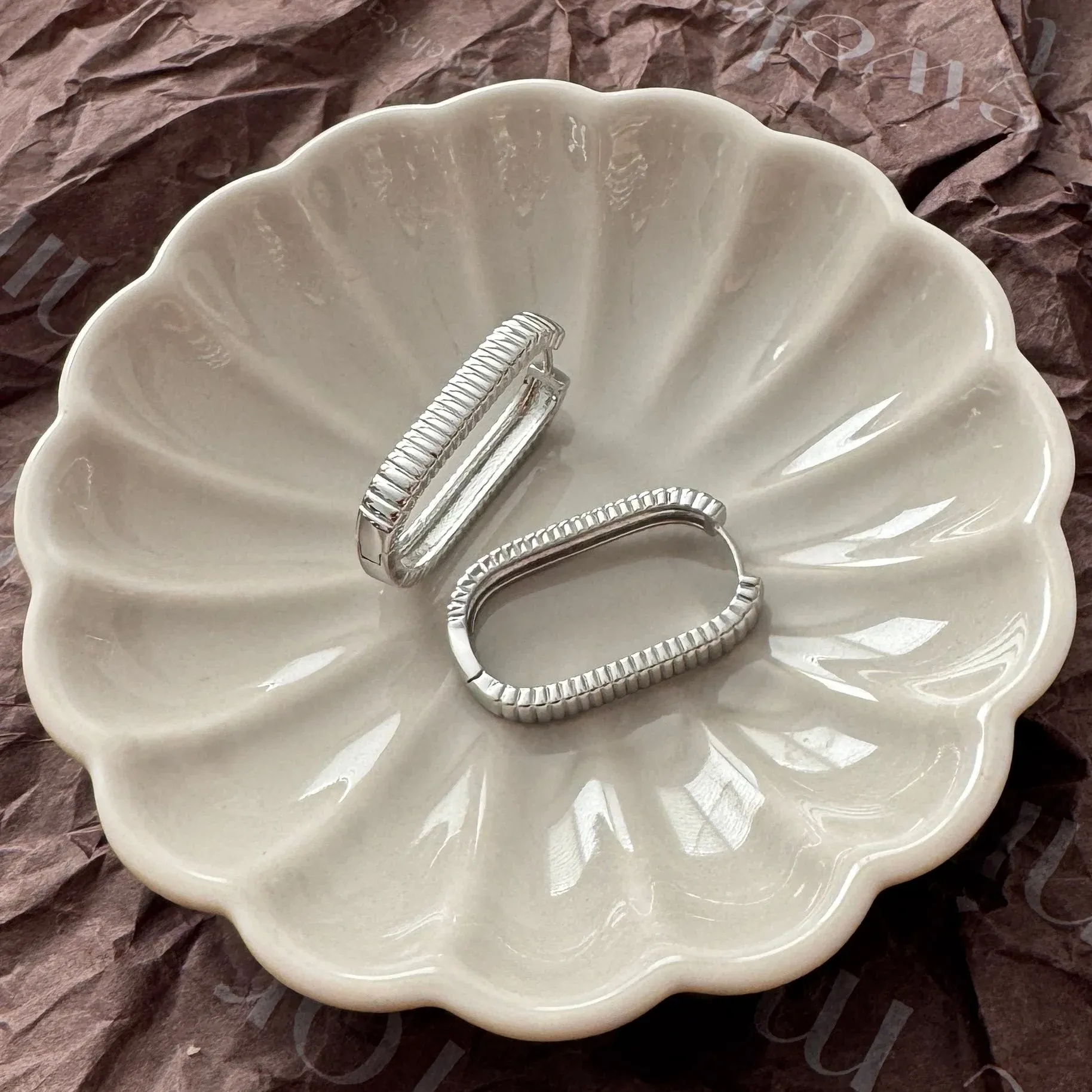 Large Ray Ribbed 2.0 Earrings | Silver sold by Bella Chic