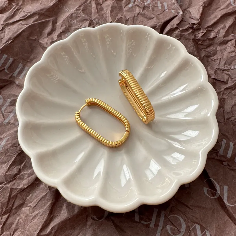 Large Ray Ribbed 2.0 Earrings | Gold made by Bella Chic