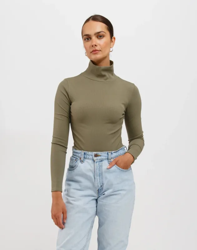 Ribbed Turtleneck | Olive made by Brunette The Label