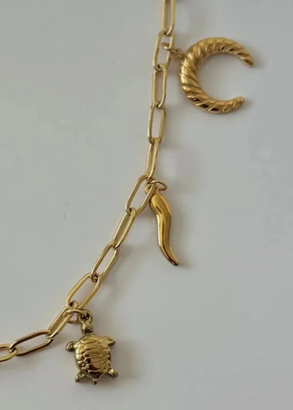 Lavalle Charm Necklace | Gold made by Bella Chic